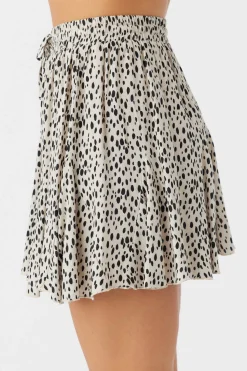Women O’Neill Bottoms<BENNIE DREA ANIMAL FLOWY SHORTS