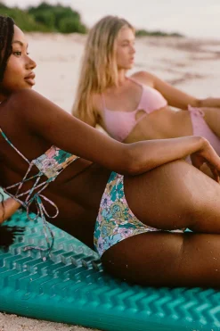 Women O’Neill Skimpy|Bikini Bottoms<JANIS FLORAL HERMOSA SKIMPY BOTTOMS