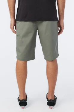 O’Neill Shorts<REDWOOD 22" CHINO SHORTS