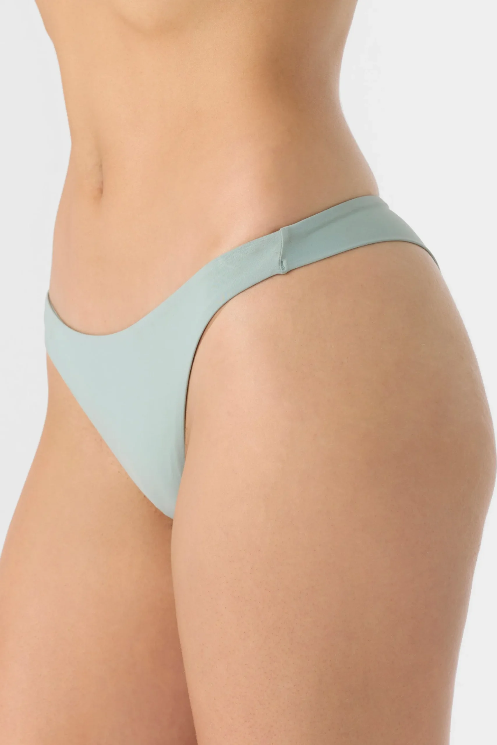 Women O’Neill Skimpy|Bikini Bottoms<SALTWATER SOLIDS HERMOSA SKIMPY BOTTOMS