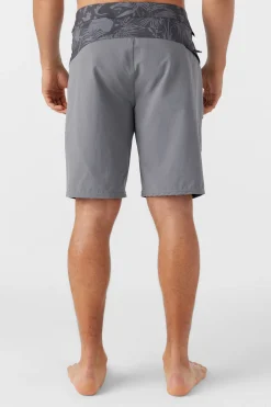 O’Neill Performance<TRVLR ENDURO 20" BOARDSHORTS