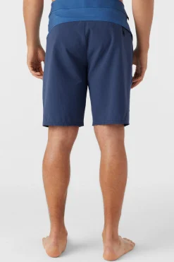 O’Neill Performance<TRVLR ENDURO 20" BOARDSHORTS