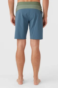 O’Neill Performance<TRVLR ENDURO 20" BOARDSHORTS